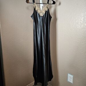 Sleepwear large 20" ptp 51" long